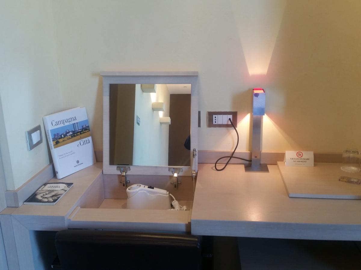 City Hotel Varèse Extérieur photo
