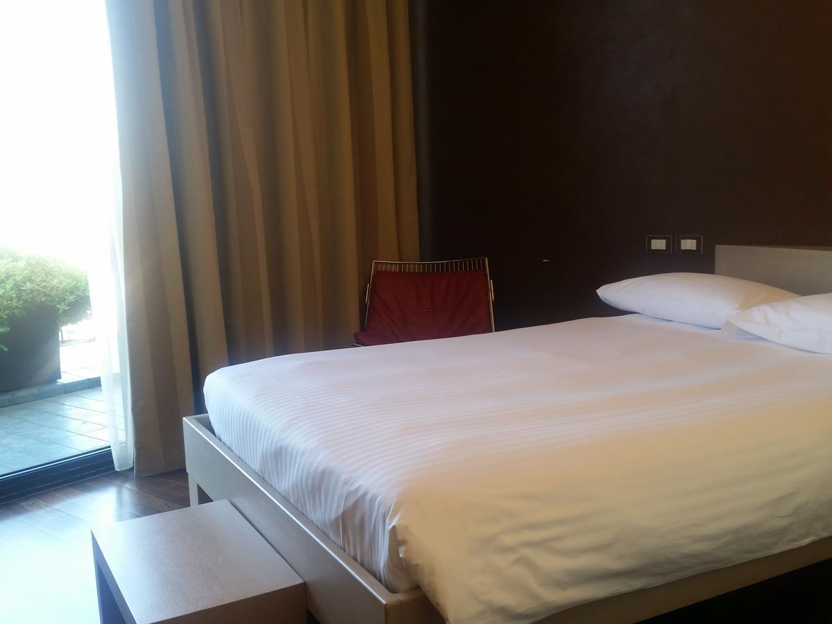 City Hotel Varèse Extérieur photo