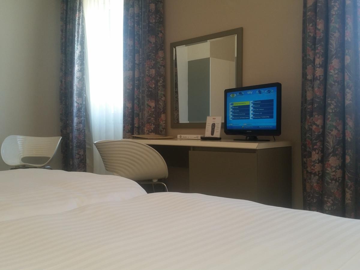 City Hotel Varèse Extérieur photo