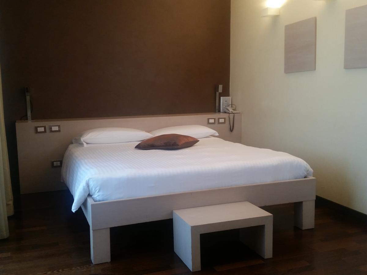 City Hotel Varèse Extérieur photo