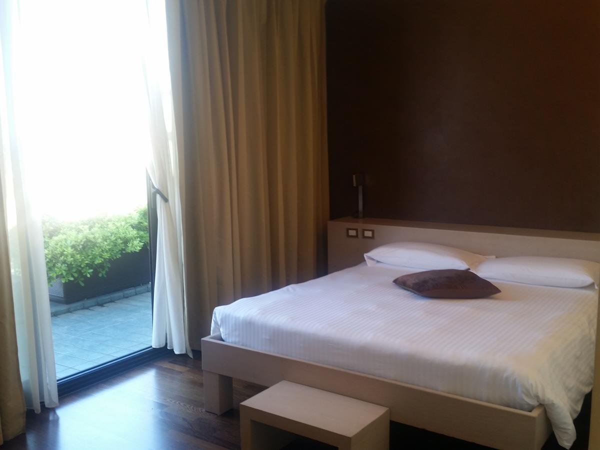 City Hotel Varèse Extérieur photo
