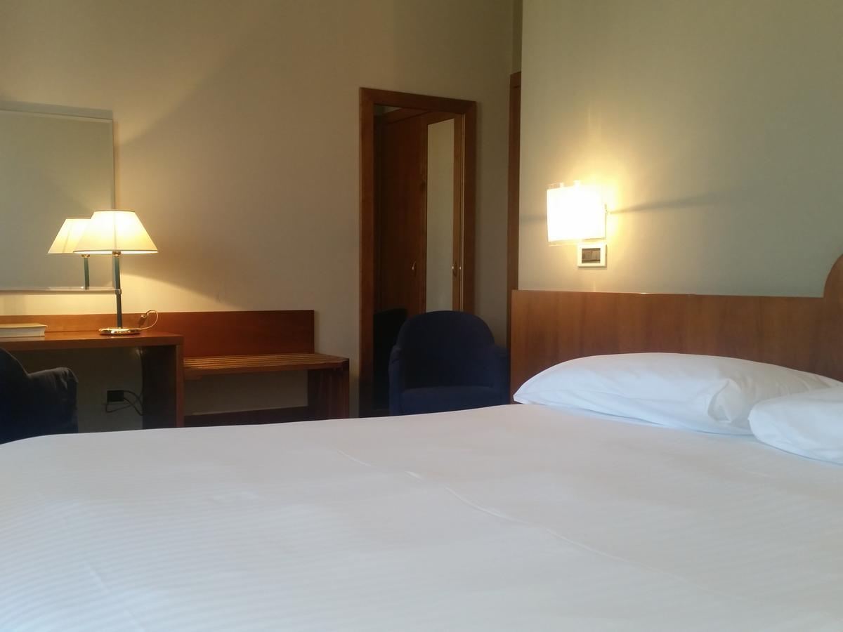 City Hotel Varèse Extérieur photo
