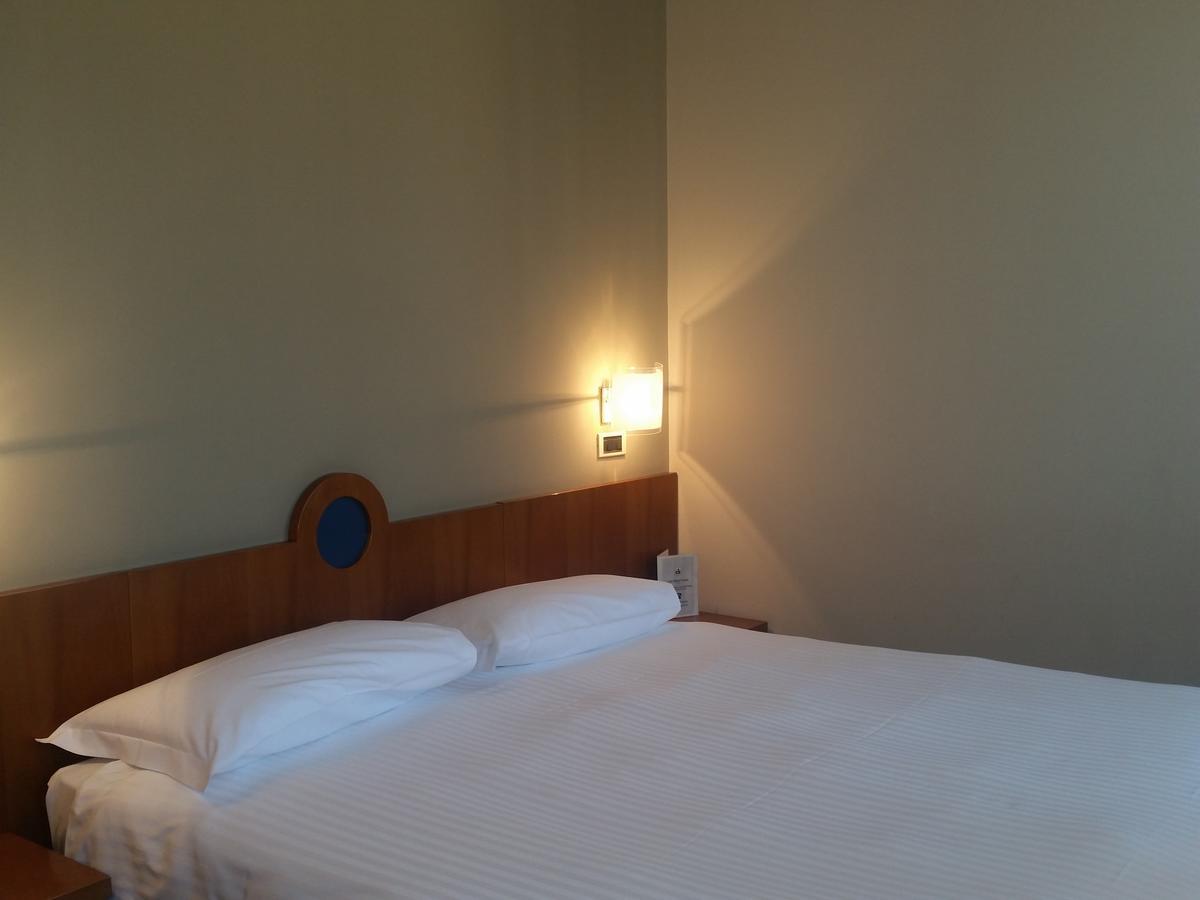 City Hotel Varèse Extérieur photo