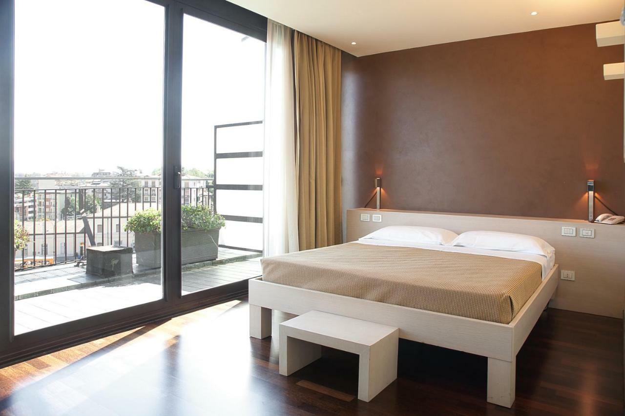 City Hotel Varèse Extérieur photo