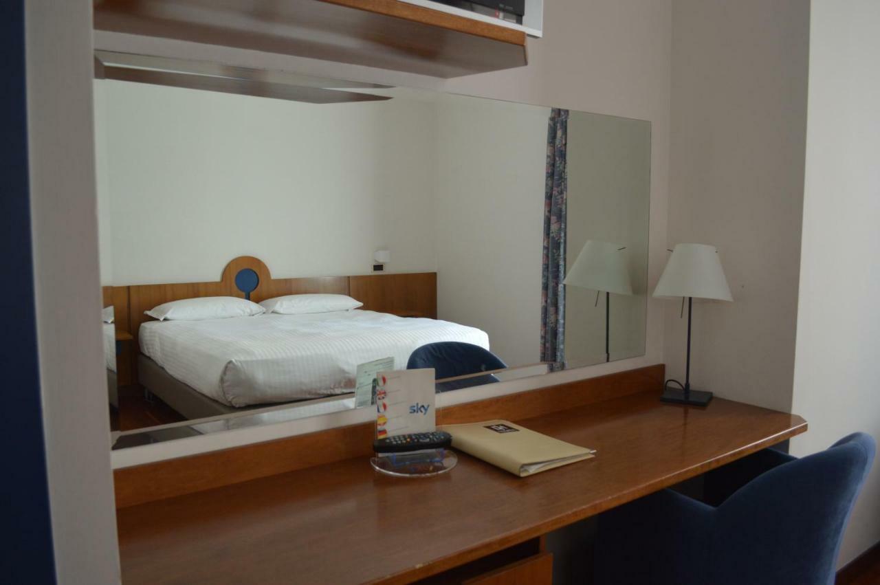 City Hotel Varèse Extérieur photo